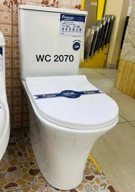 TOILET (WC 2070S)