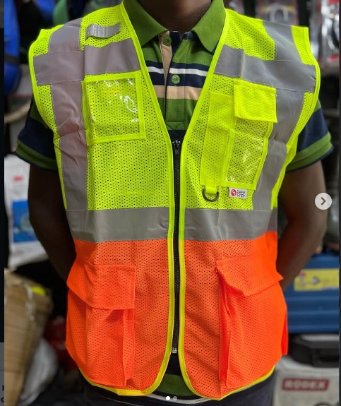Executive Mesh Reflector