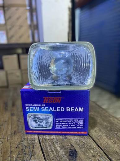 Semi sealed Beam (square kubwa)